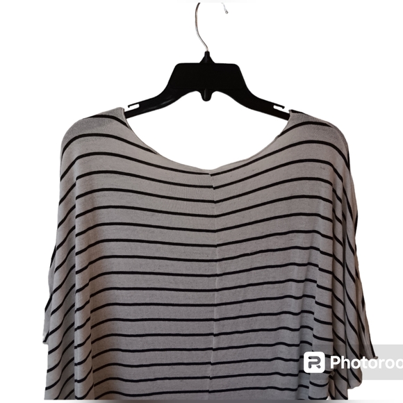 Xhilaration Flowy Poncho-Style Top, Cream/Black Stripes, sz M, GUC! - Picture 7 of 13